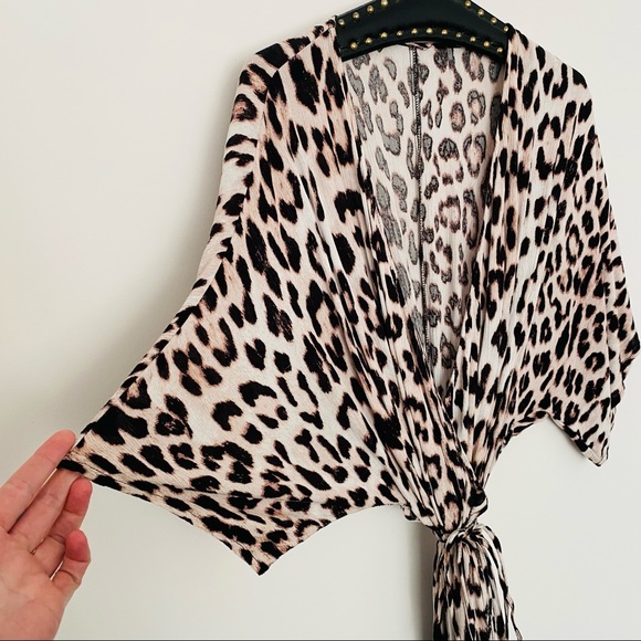 DECJUBA Amanda Kimono Sleeve Dress - Leopard Print - Picture 7 of 10